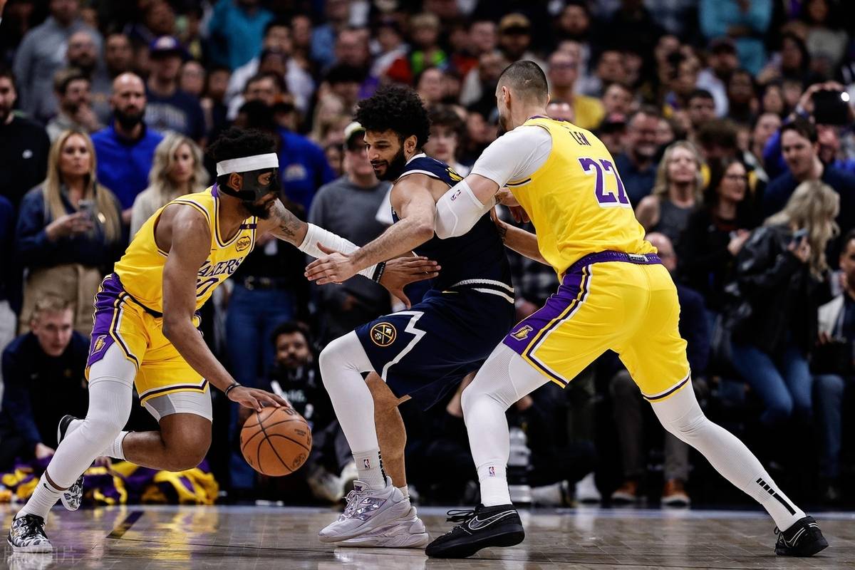 包含穆古鲁扎连续十场比赛得分超过锐不可当，湖人不断突破！的词条